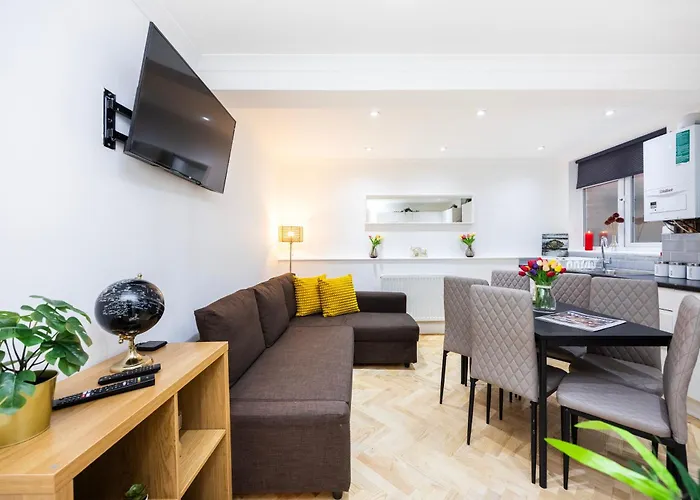 2 Bedroom Charming Family Apartment