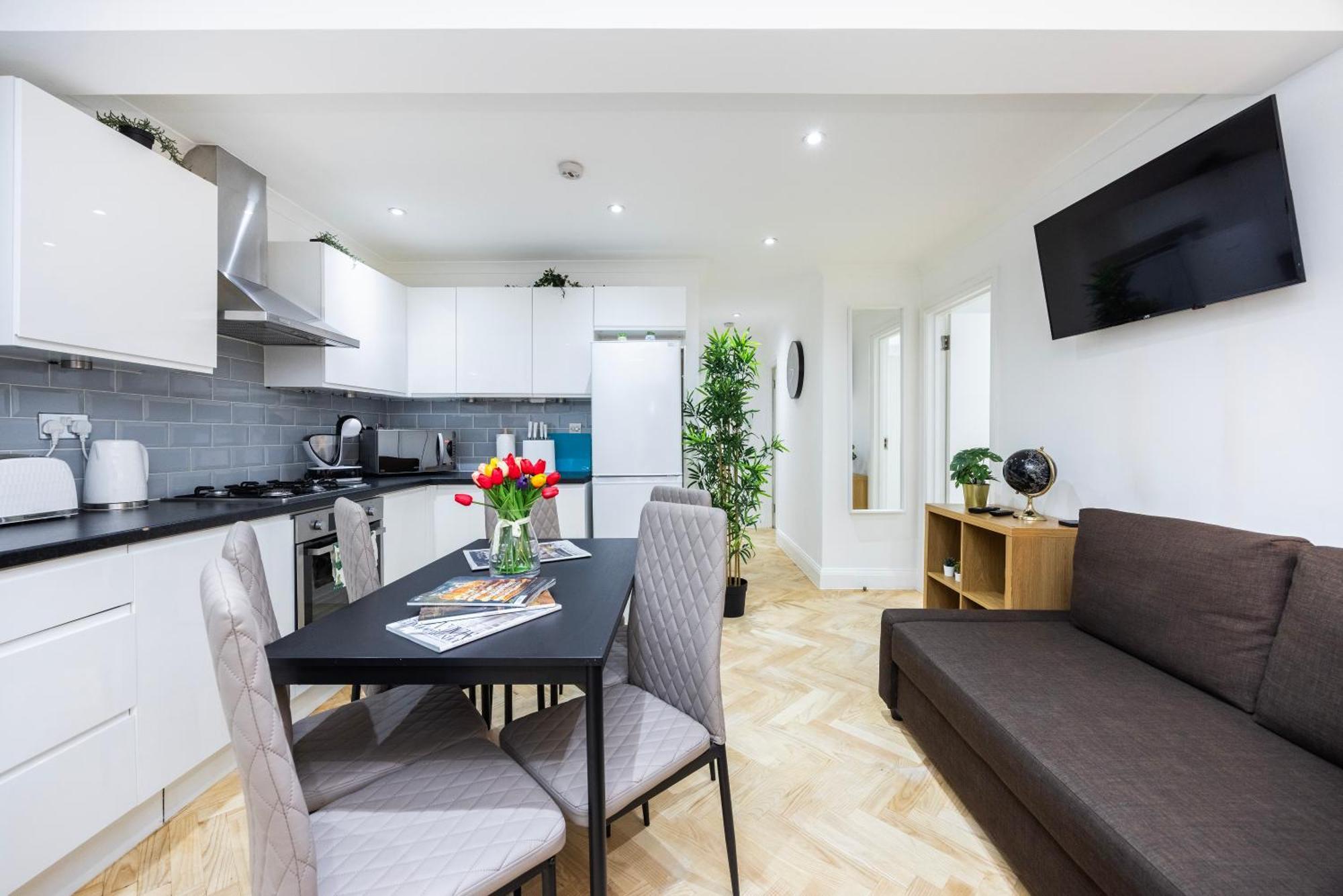 2 Bedroom Charming Family