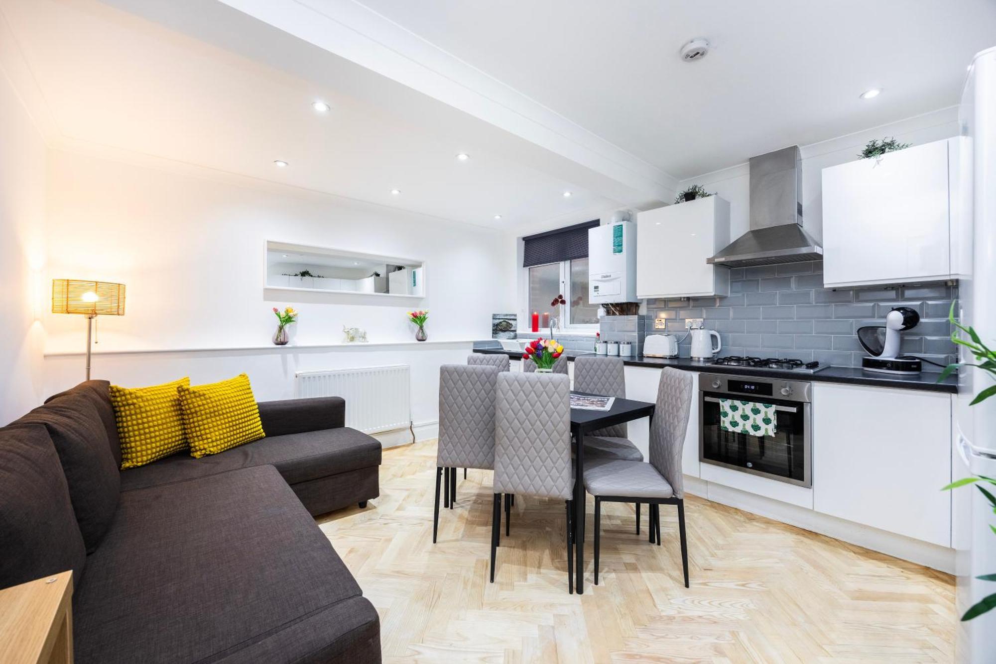 2 Bedroom Charming Family Apartment