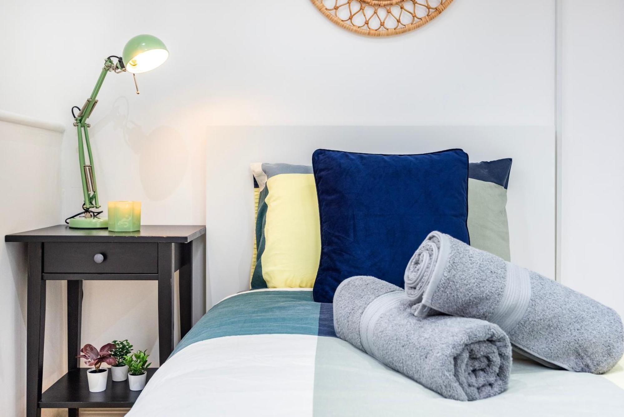 2 Bedroom Charming Family
