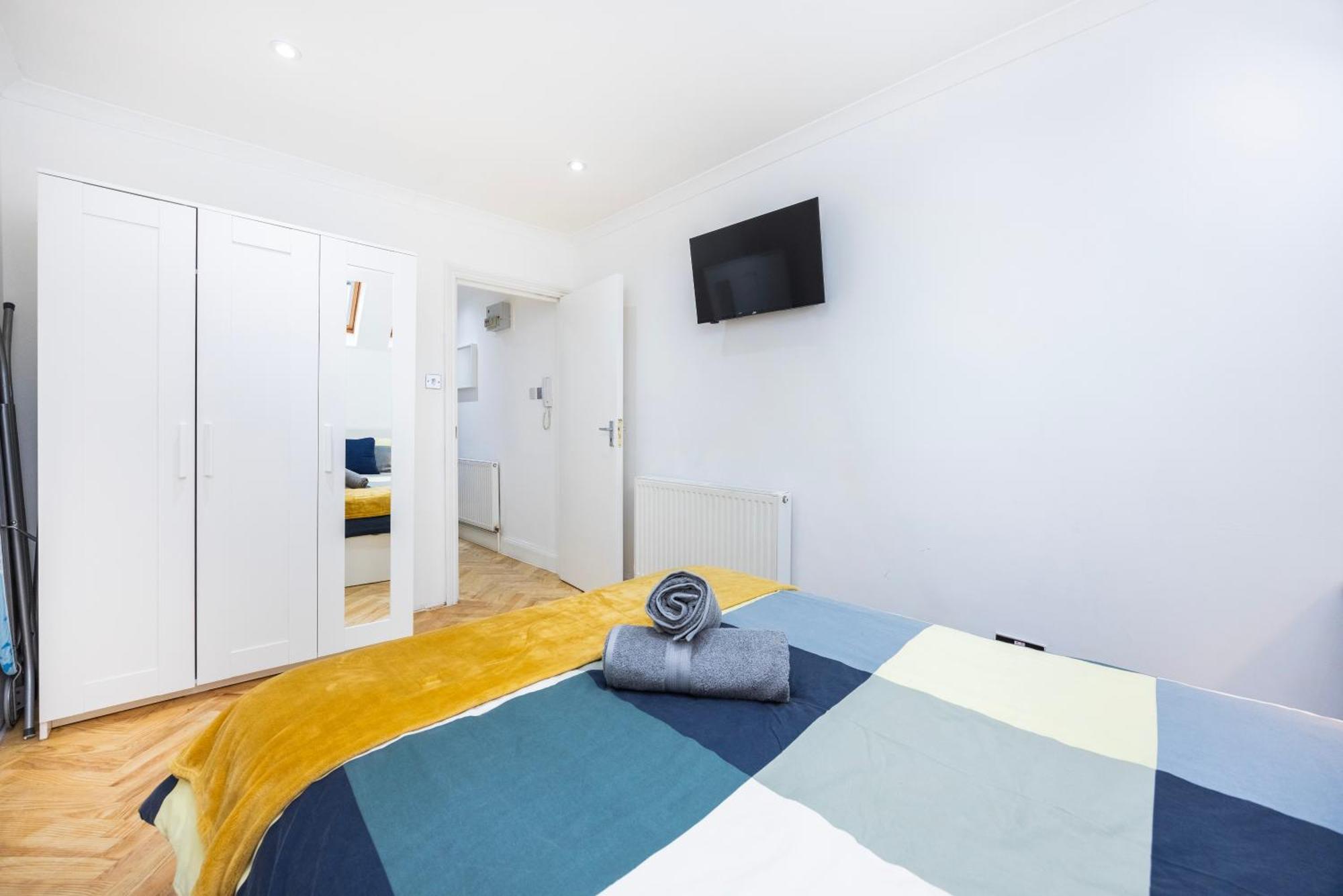Apartment 2 Bedroom Charming Family