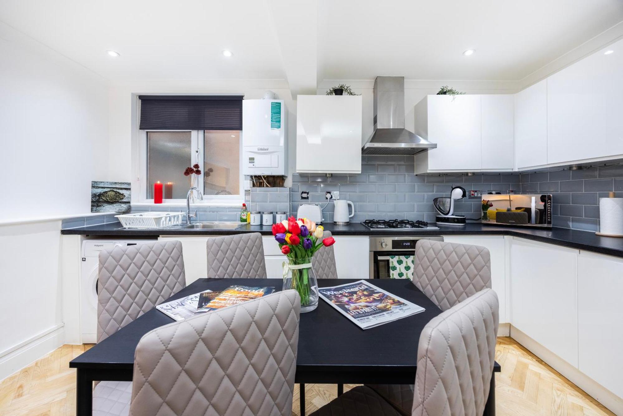 2 Bedroom Charming Family Apartment
